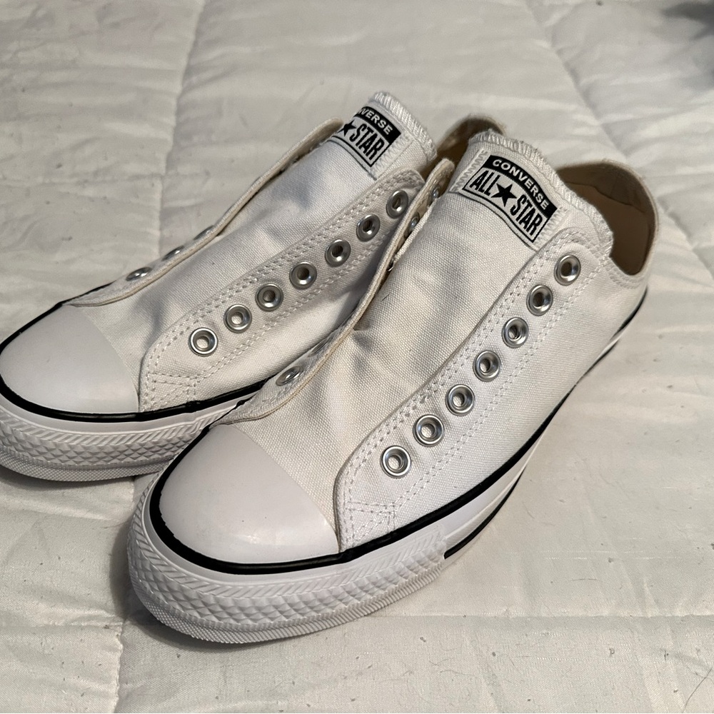 Womens laceless converse, white